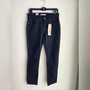 Women's NWT Levis High Rise Relaxed Straight Jeans Size 27 X 32